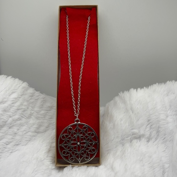 Medallion Pendant Long Silver Tone Necklace - Picture 8 of 12